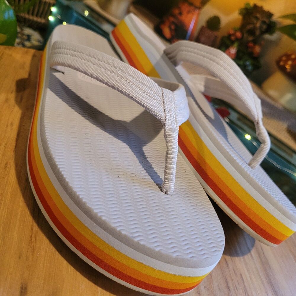 Hari Mari Flip Flops Womens Dunes Sunset Cloud Size 9 Retro Striped Beach Surf